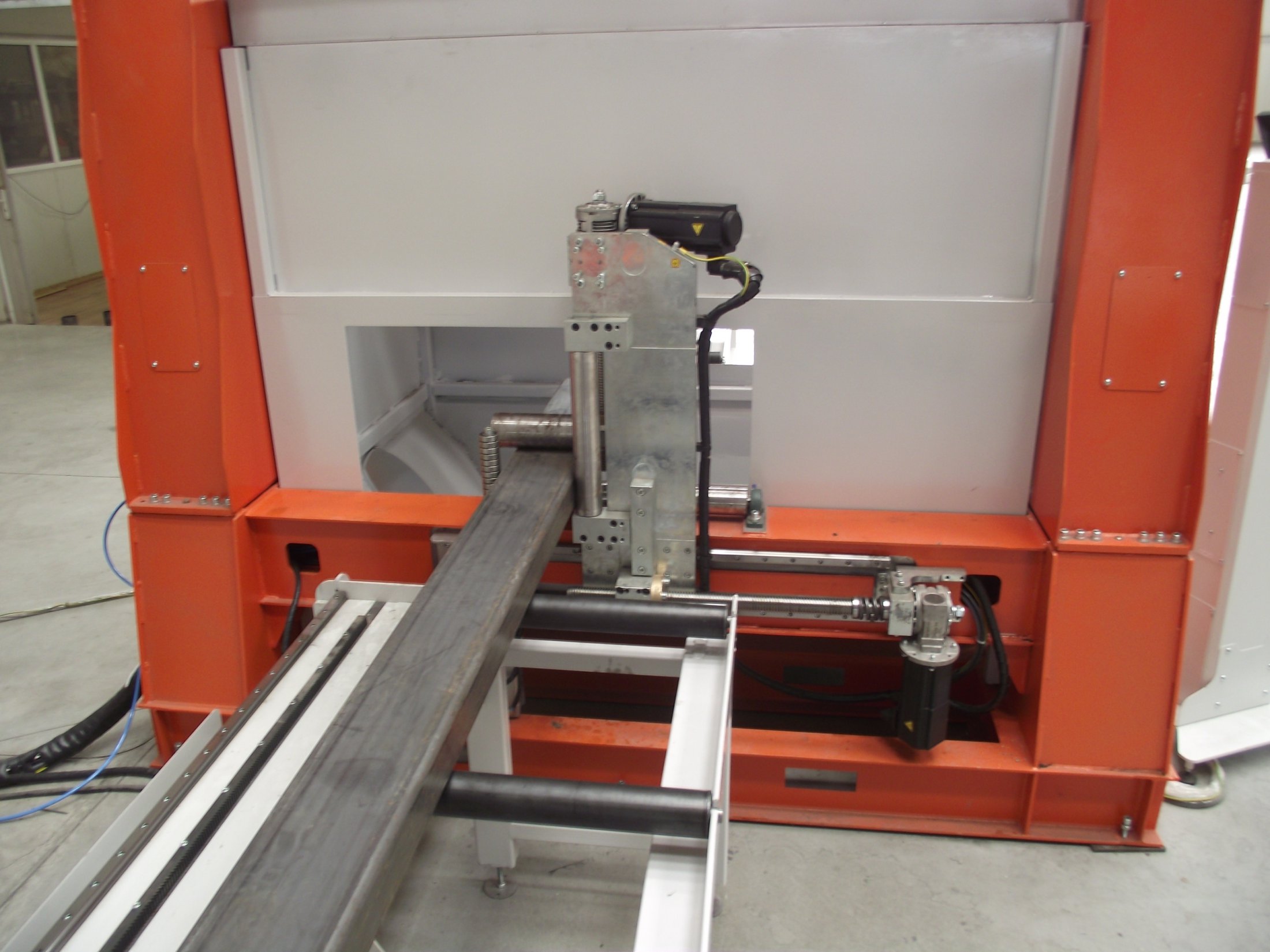 Profile cutting gantry system